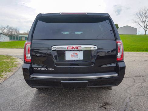 Used 2015 GMC Yukon XL Denali w/ Premium Package image 5