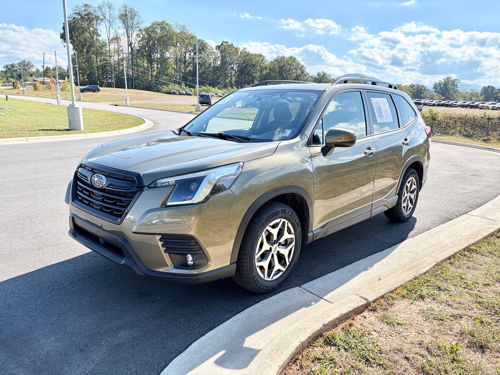 Certified 2024 Subaru Forester Premium AWD/4WD image 3