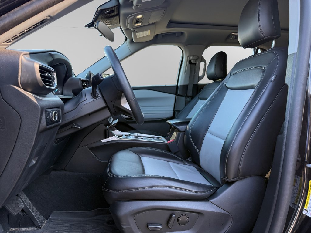 Certified 2023 Ford Explorer XLT w/ Equipment Group 202A RWD image 9