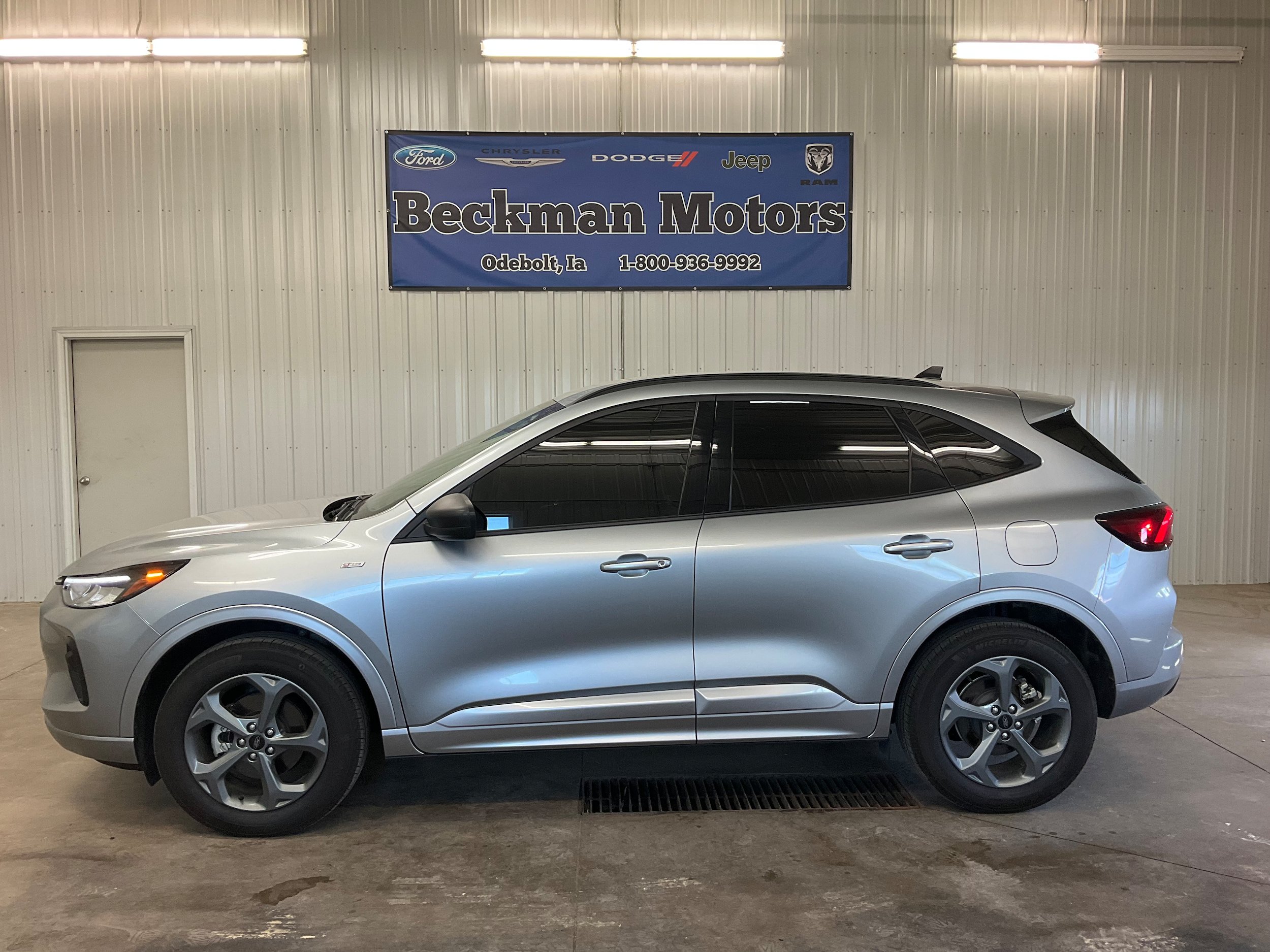 Used 2024 Ford Escape ST-Line w/ Tech Pack #1 AWD/4WD image 2
