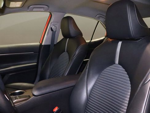 Used 2024 Toyota Camry SE image 15