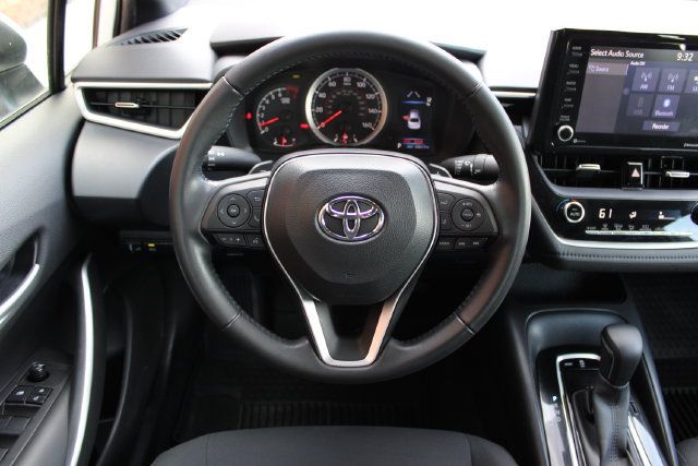 Used 2022 Toyota Corolla SE w/ SE Premium Package FWD image 16