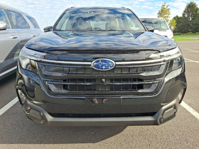 Used 2025 Subaru Forester Touring AWD/4WD image 2