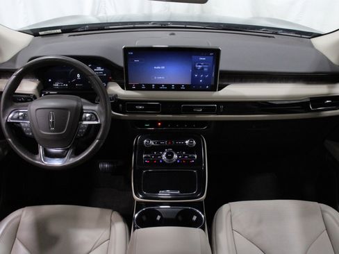 Used 2022 Lincoln Nautilus Reserve image 2