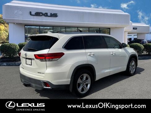 Used 2017 Toyota Highlander Limited image 5