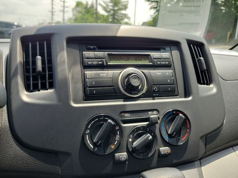 Used 2015 Nissan NV200 S w/ Back Door Glass Package FWD image 23