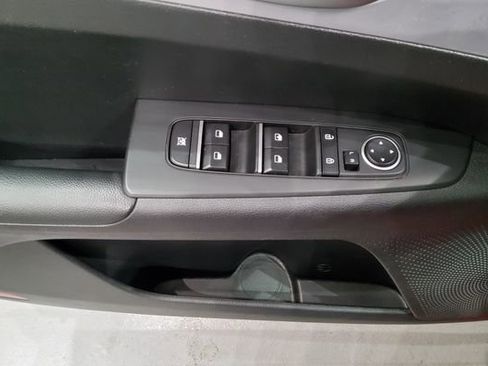 Used 2024 Kia Forte LXS FWD image 17