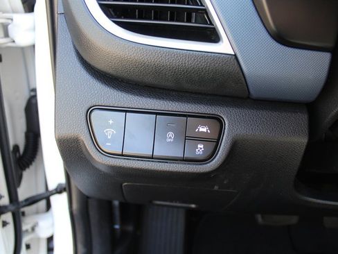 Used 2021 Kia Seltos S AWD/4WD image 16