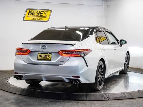 Used 2022 Toyota Camry XSE FWD image 4