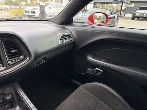 Used 2023 Dodge Challenger R/T Scat Pack w/ T/A Package image 18