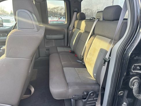 Used 2005 Ford F150 XLT image 11