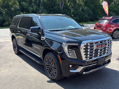 Used 2026 GMC Yukon XL Denali RWD image 2