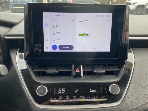 Used 2023 Toyota Corolla LE image 23