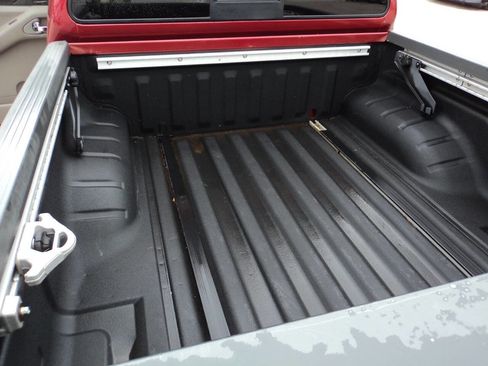 Used 2014 Nissan Frontier SV w/ SV Value Truck Package RWD image 16