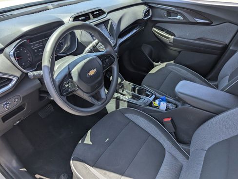 Used 2023 Chevrolet TrailBlazer LT FWD image 11