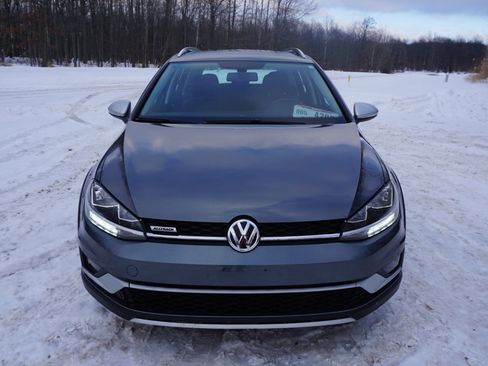 Used 2018 Volkswagen Golf Alltrack S image 8