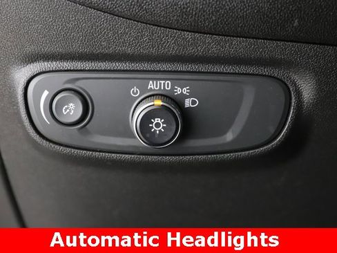 Used 2022 Chevrolet Equinox LS w/ LS Convenience Package image 20