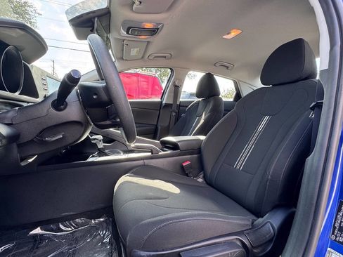 Used 2021 Hyundai Elantra SEL image 15