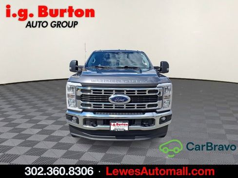 Used 2023 Ford F250 XLT w/ FX4 Off-Road Package AWD/4WD image 2