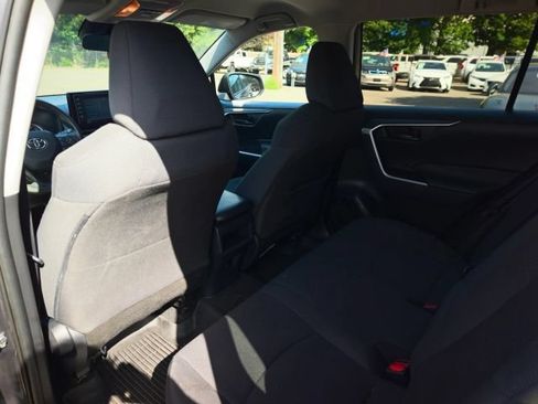 Used 2021 Toyota RAV4 LE w/ Carpet Mat Package (TMS) FWD image 40