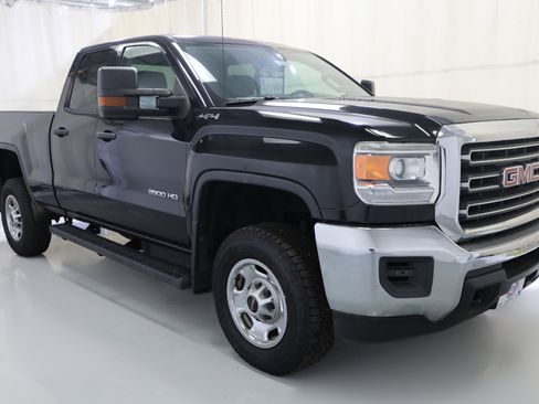 Used 2016 GMC Sierra 2500 W/T w/ Snow Plow Prep Package image 16