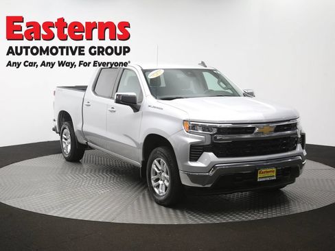 Used 2022 Chevrolet Silverado 1500 LT AWD/4WD image 52