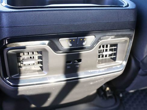 Used 2023 GMC Sierra 1500 AT4 w/ AT4 Premium Package AWD/4WD image 22