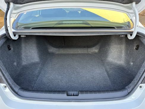 Used 2019 Honda Accord EX image 22