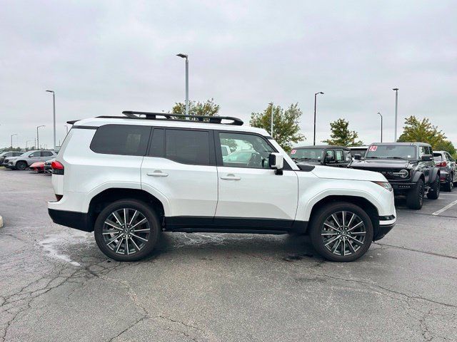 Used 2024 Lexus GX 550 w/ Accessory Package (31) AWD/4WD image 15
