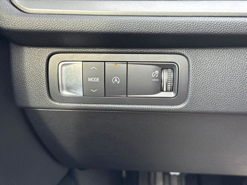 Used 2026 Chevrolet Traverse LT w/ Driver Confidence Package FWD image 20