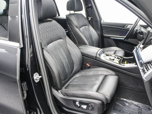 Used 2025 BMW X5 xDrive50e AWD/4WD image 28