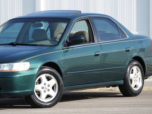 Used 1998 Honda Accord EX image 9