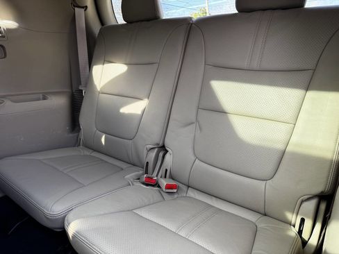 Used 2011 Kia Sorento EX w/ Premium Pkg image 16