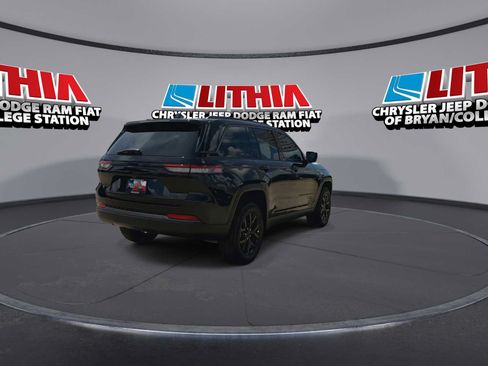 New 2026 Jeep Grand Cherokee Altitude RWD image 8