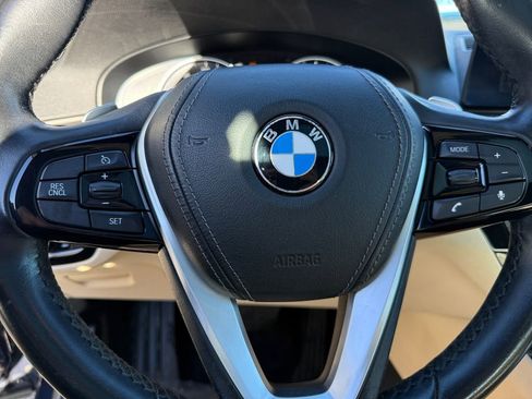 Used 2018 BMW 530i w/ Premium Package image 28