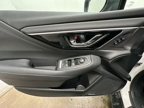 Used 2025 Subaru Outback Limited image 18