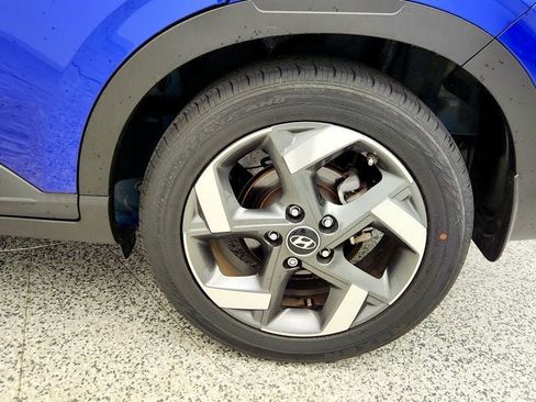 Used 2023 Hyundai Venue SEL FWD image 9
