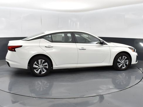 Used 2025 Nissan Altima 2.5 S image 8