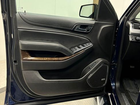 Used 2018 Chevrolet Tahoe LT w/ LT Signature Package AWD/4WD image 15