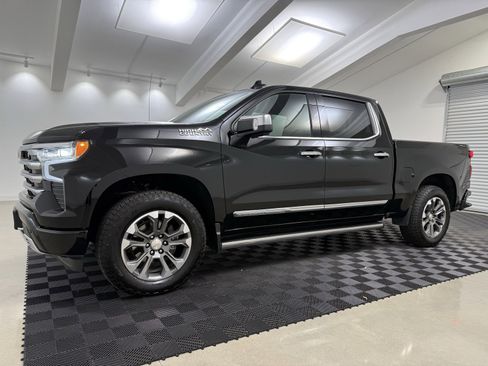 Used 2025 Chevrolet Silverado 1500 High Country w/ Technology Package image 3