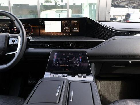 Certified 2025 INFINITI QX80 Luxe RWD image 30