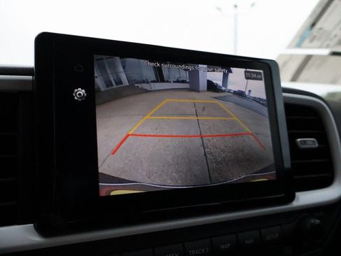 New 2025 Hyundai Venue Limited image 34