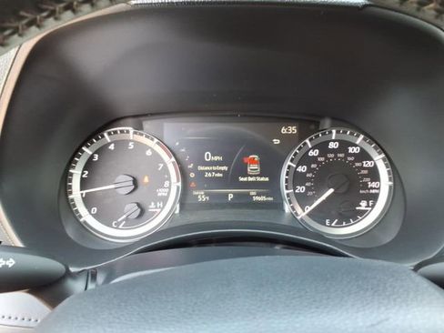 Used 2023 Toyota Highlander LE image 20