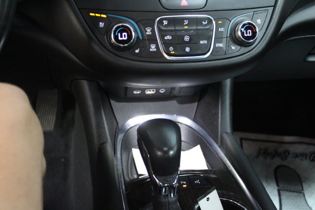 Used 2022 Chevrolet Malibu Premier FWD image 20