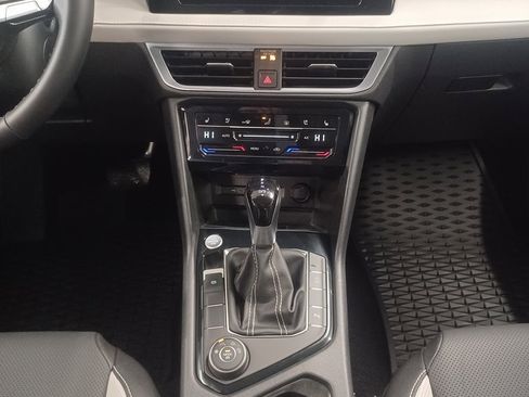 Used 2025 Volkswagen Taos SEL image 12