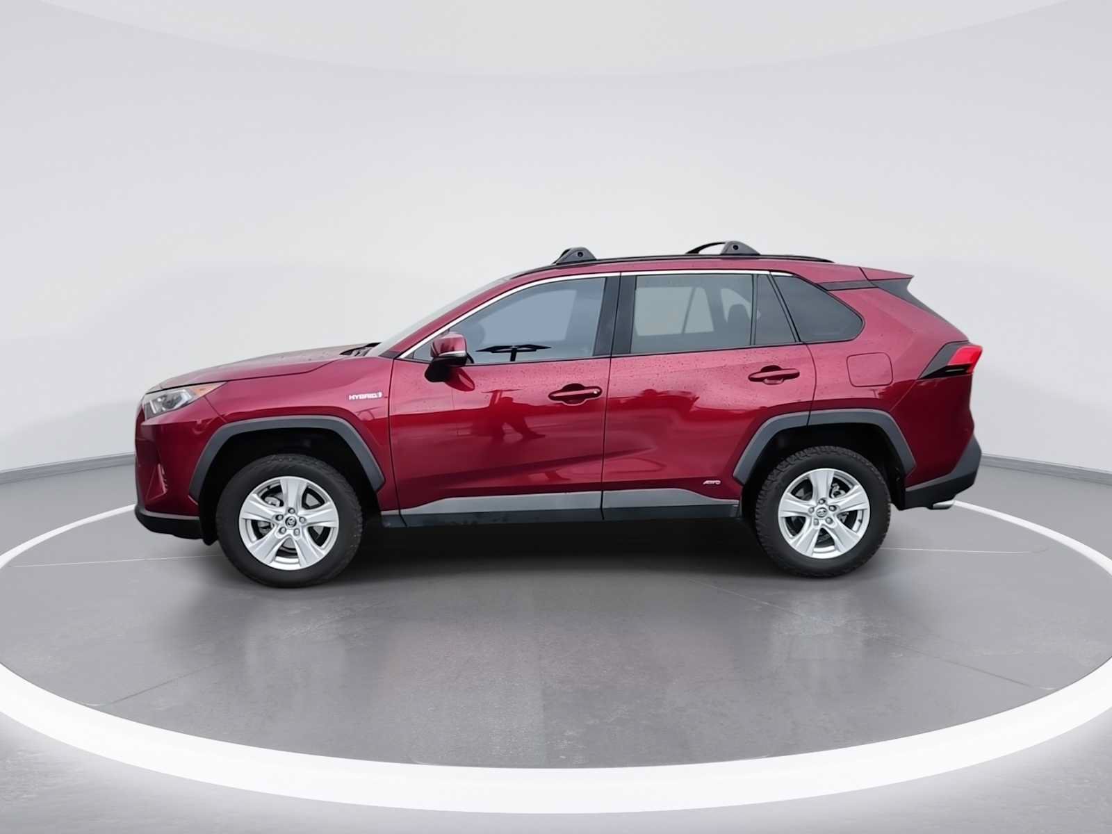 Certified 2020 Toyota RAV4 XLE w/ Carpet Mat Package AWD/4WD image 5