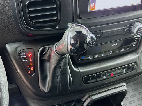 Used 2024 RAM ProMaster 2500 w/ Convenience Group FWD image 16