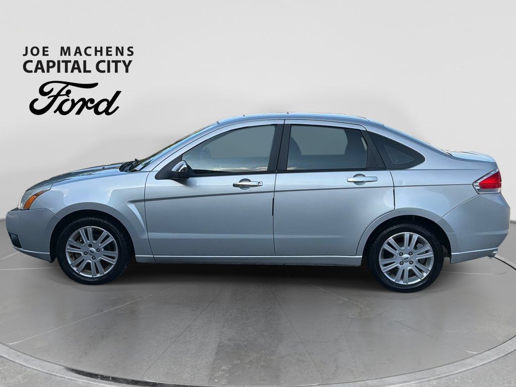 Used 2010 Ford Focus SEL FWD image 8