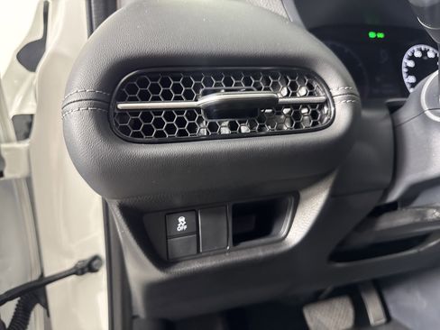 Used 2023 Honda HR-V EX-L image 26