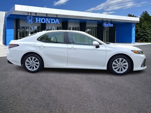 Used 2021 Toyota Camry LE w/ Convenience Package FWD image 17